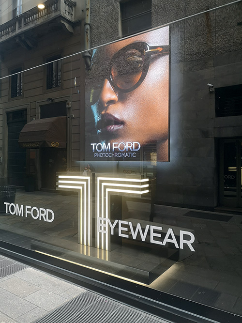Realizzazione vetrina per Tom Ford, Nuvola Print