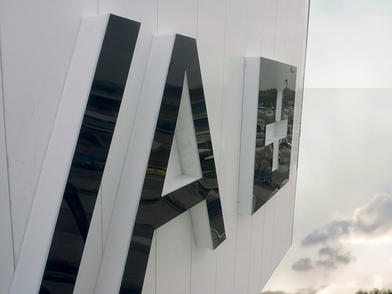 Insegne personalizzate tridimensionali