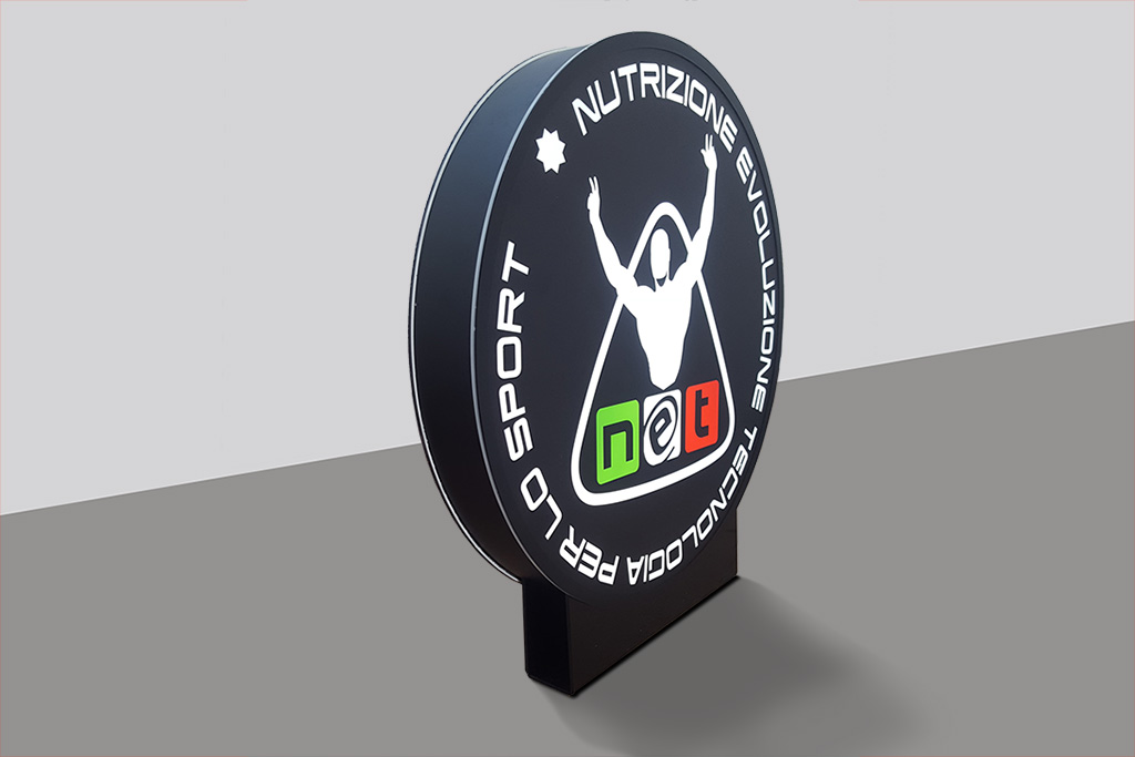 Insegna cassonata realizzata da Nuvola Print